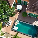The Ace 6 Bedroom 6 Bathroom Villa