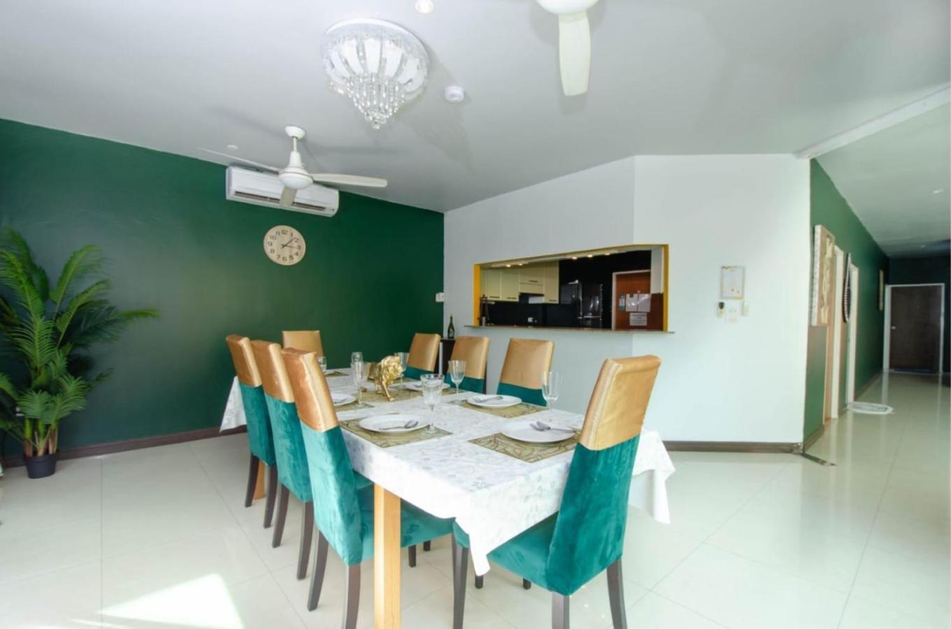 The Ace 6 Bedroom 6 Bathroom Villa *