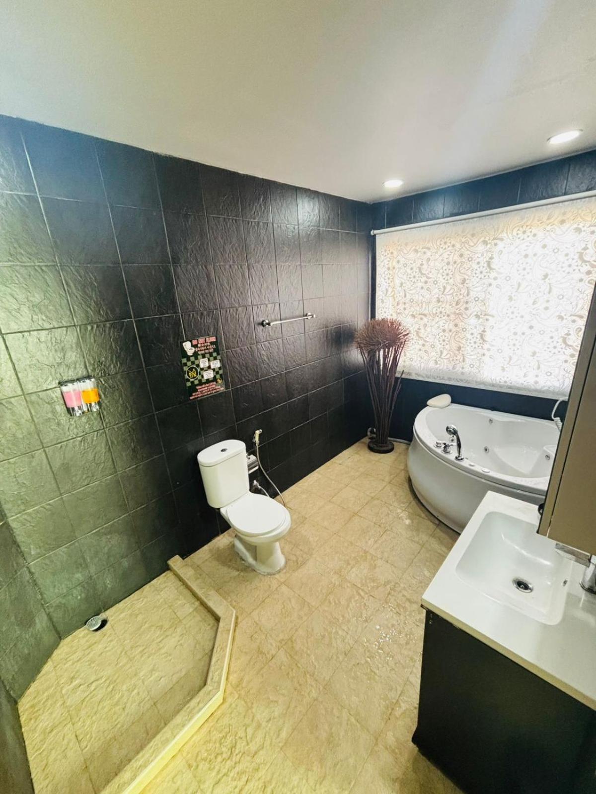 The Ace 6 Bedroom 6 Bathroom *