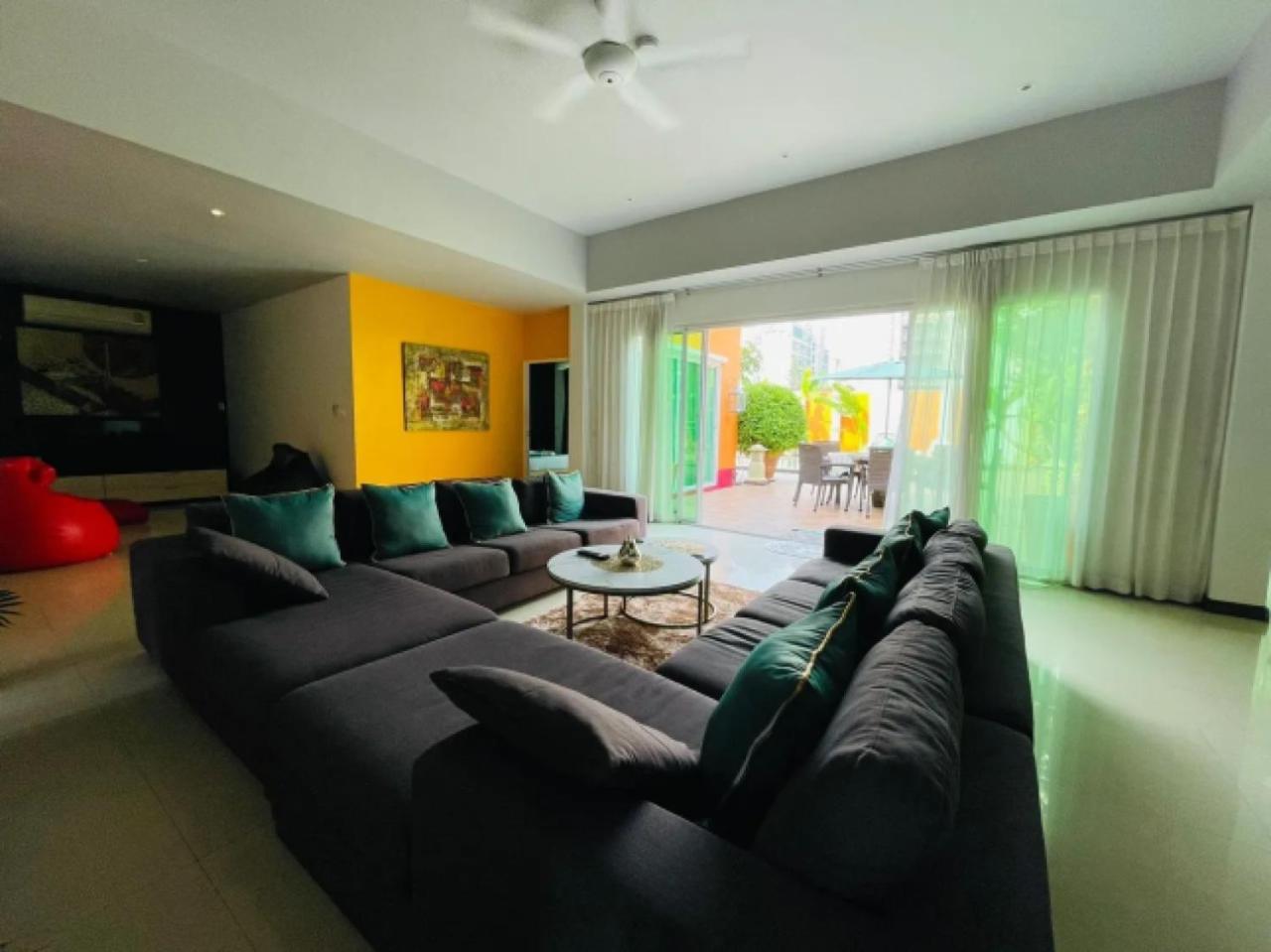 The Ace 6 Bedroom 6 Bathroom Villa With Free Bills Villa *